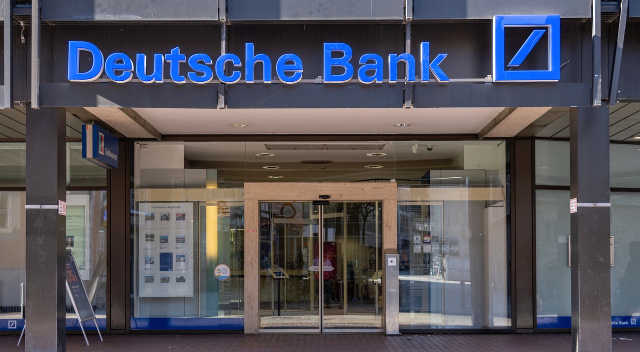 Deutsche Bank Reaffirms $4.6K Gold Target as Bullish Momentum Builds