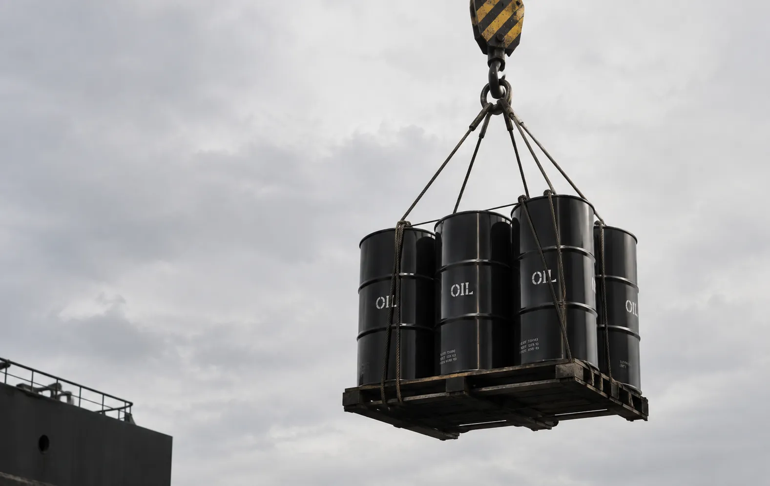 Rising Oil Prices and Debt Pressures Mount Ahead of Fed Rate Hike
