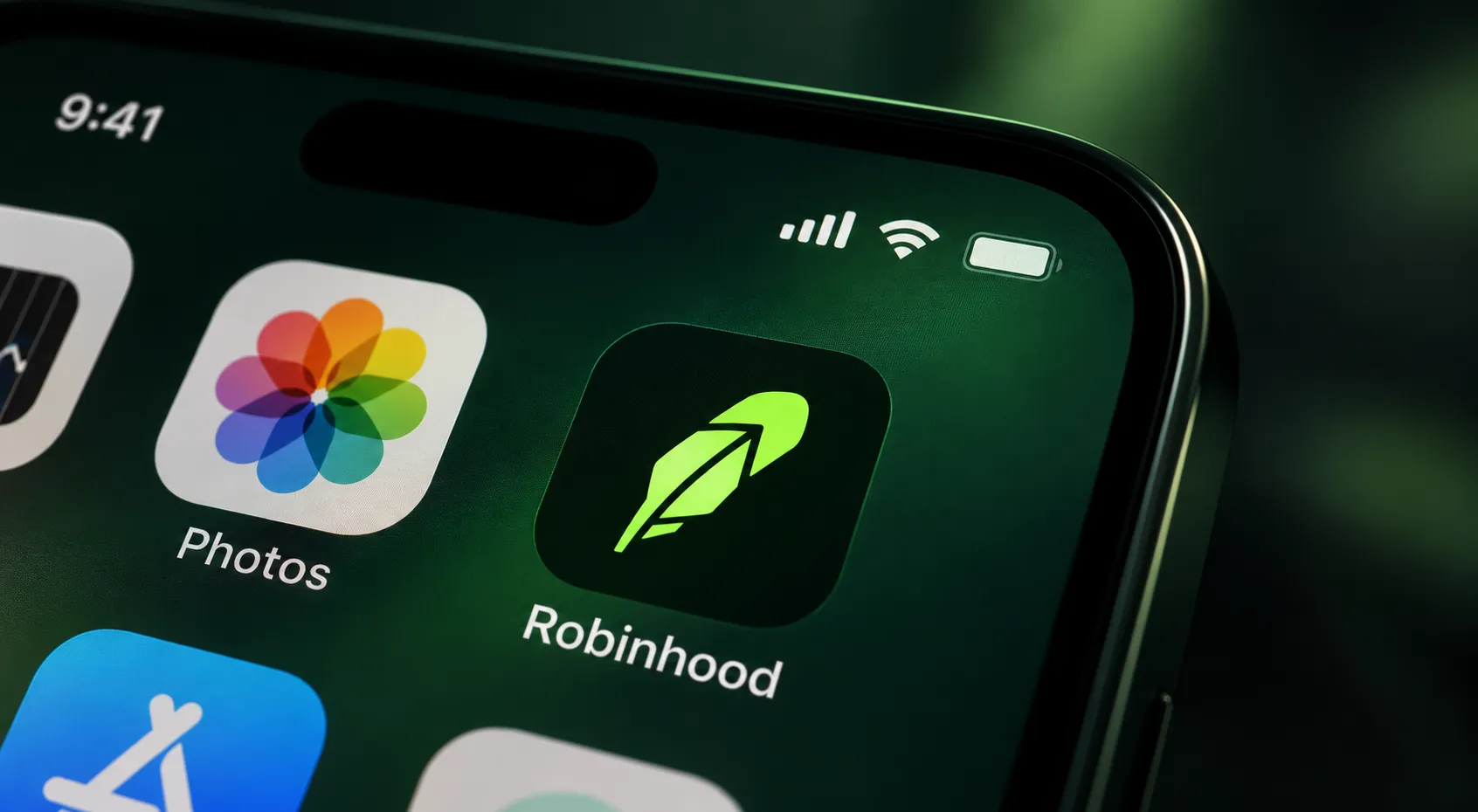 Robinhood Posts Record $1.42B Q3 Revenue as Crypto Revenue Falls 55% and EPS Misses at $0.51