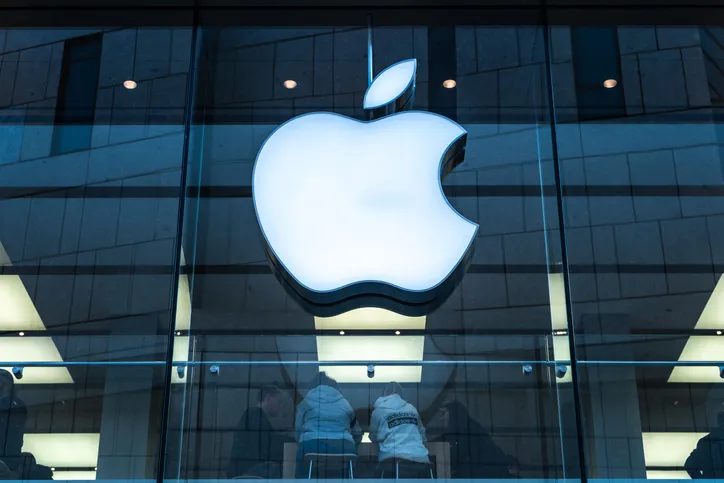 Apple Launches First Touchscreen MacBook Pro as PC Shipments Slump