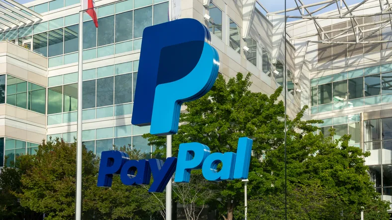 PayPal Lifts Full-Year Outlook as Cost Cuts Offset Slow Revenue