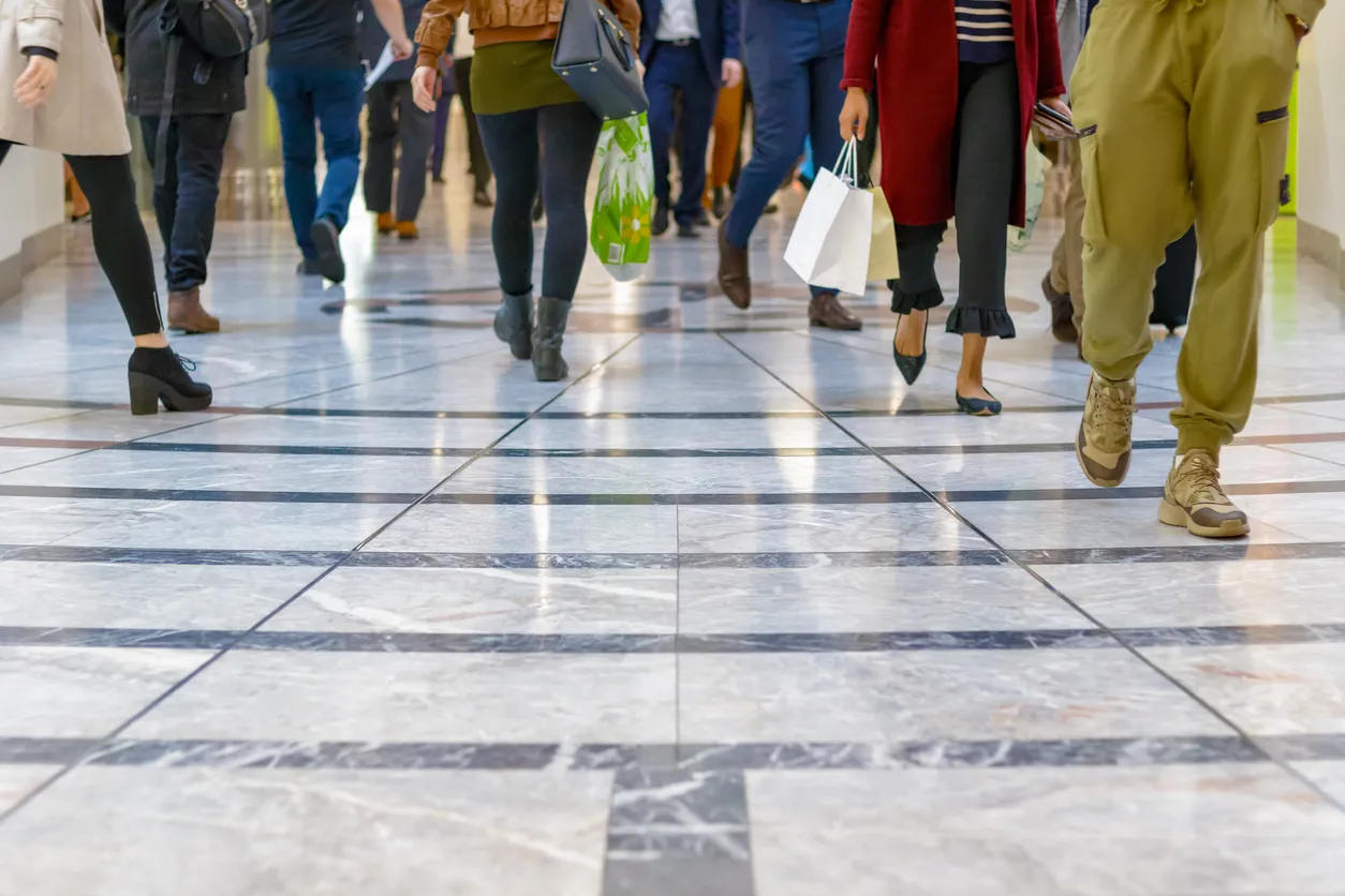 Retail Sales Rebound Despite Higher Rates